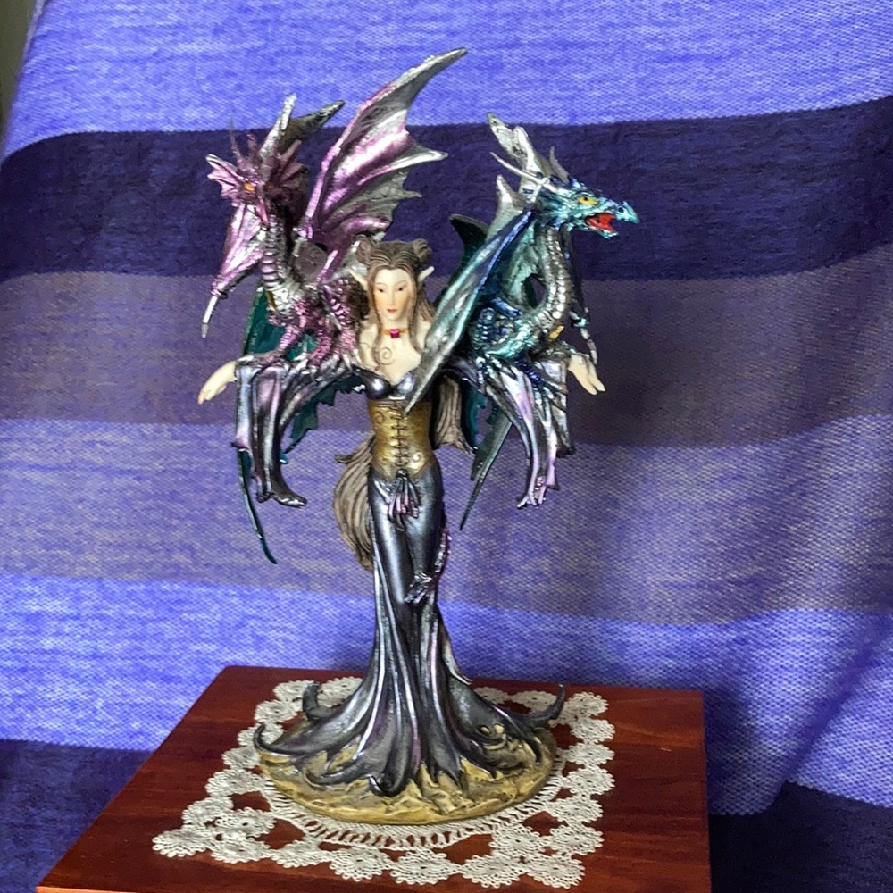 Blue fairy Pixie with her two dragons (G-91276) exquisite item